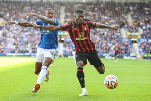 Ảnh bài viết Đội hình những tân binh tệ nhất Premier League: Bom tấn Arsenal; Cựu sao M.U