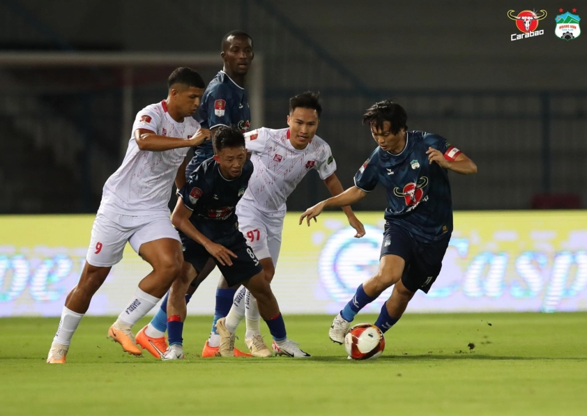 Ảnh bài viết Hải Phòng hưởng lợi nhờ VAR, người cũ HAGL thắc mắc