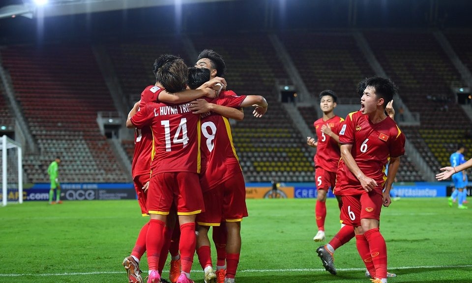 8 tuyển thủ U18 Việt Nam sang J-League