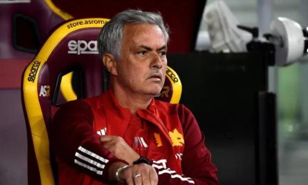Mourinho: "Cậu ấy có thể chơi bất cứ đâu"