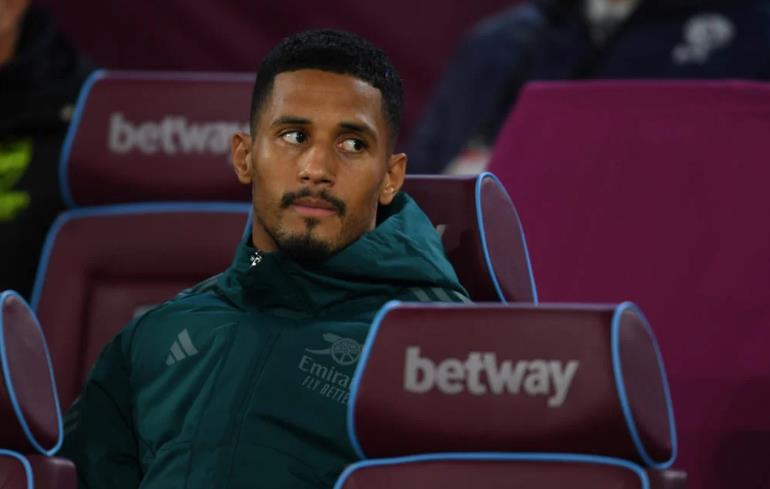 Ảnh bài viết Huyền thoại bất ngờ chê William Saliba 