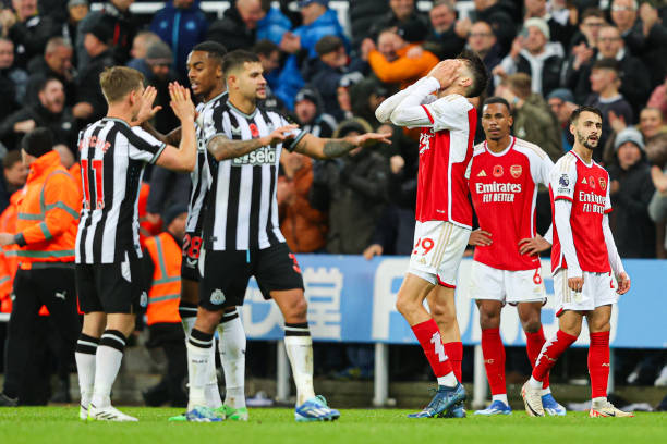 Ảnh bài viết VAR gây tranh cãi, Arsenal thua trận đầu tiên ở Premier League