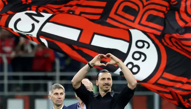 Ảnh bài viết Ibrahimovic tiếp thêm động lực cho AC Milan trên khán đài