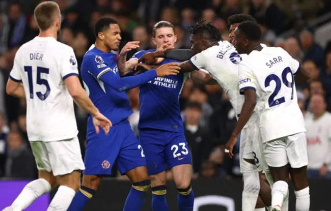 Ảnh bài viết Trận Tottenham - Chelsea khiến CĐV ăn ngập "drama"