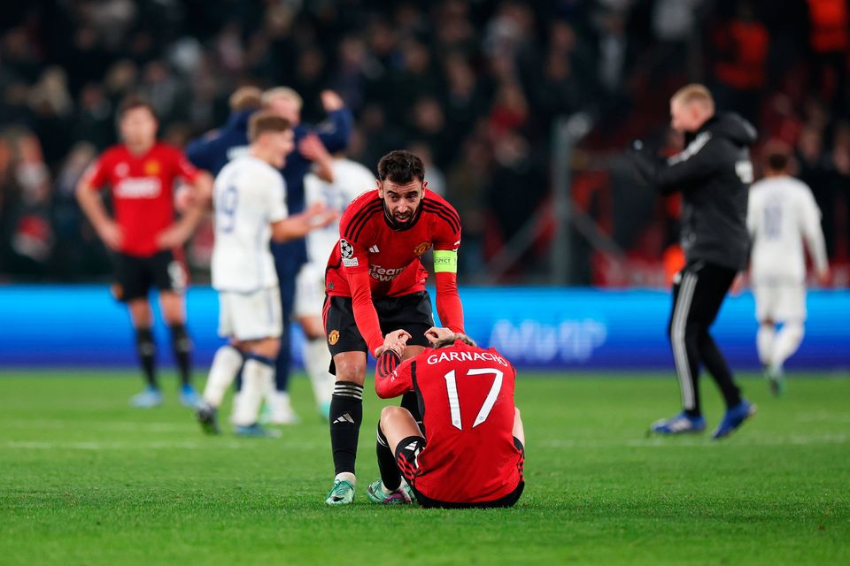 Ảnh bài viết Loạt hung tin ập đến, Man Utd tan hoang