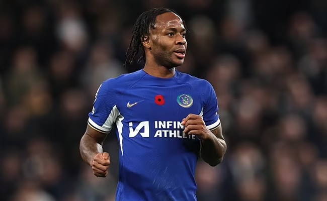 Ảnh bài viết Sterling thoát khỏi án phạt của FA