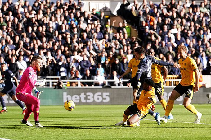 Ảnh bài viết Phút bù giờ nghiệt ngã, Tottenham trắng tay rời Molineux