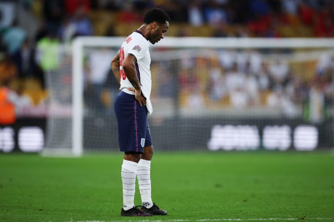 Ảnh bài viết Sterling tiếp tục bị ngó lơ ở tuyển Anh?