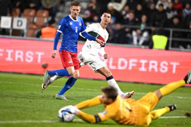 Ảnh bài viết Ronaldo lướt đi như gió, Bồ Đào Nha giành thắng lợi thứ 9