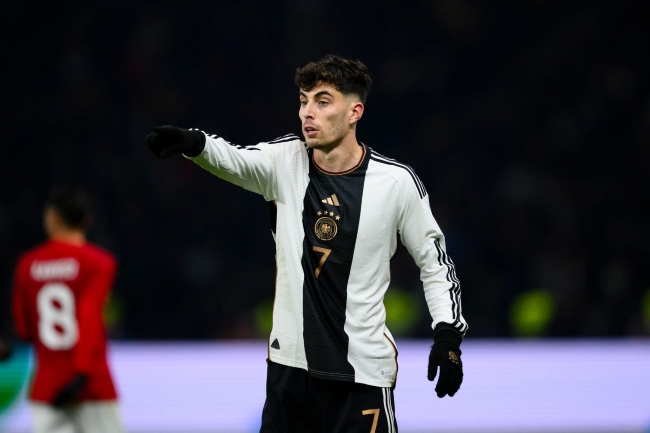 Phản ứng của đồng đội cũ khi Havertz đá hậu vệ