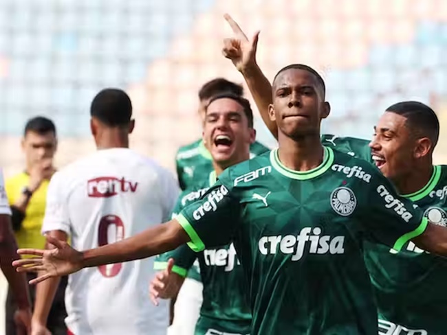 Ảnh bài viết Real có hậu thuẫn vô giá, cướp thần đồng trước mặt Barca