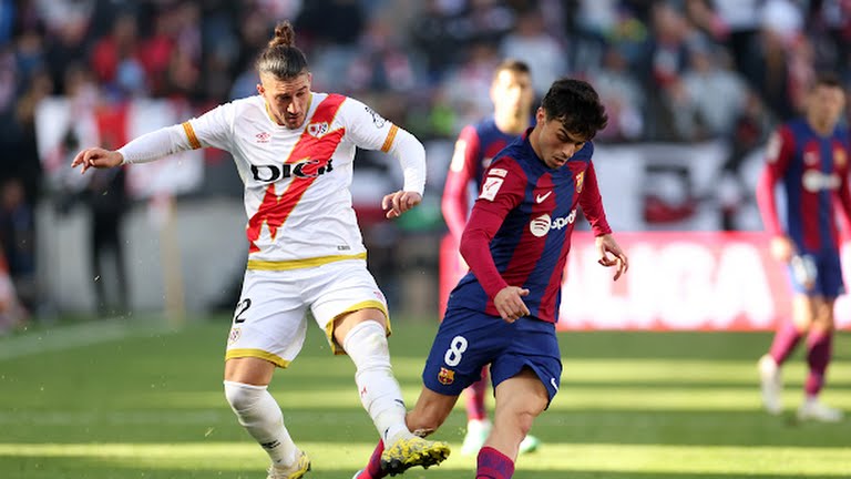 Ảnh bài viết Barca thoát thua hú vía, nguy cơ bị bỏ xa ở La Liga