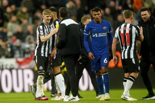 Ảnh bài viết Hai điểm tựa sụp đổ, Chelsea tiếp tục trêu đùa NHM