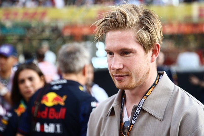 Ảnh bài viết De Bruyne có lần lộ diện hiếm hoi trong lúc dưỡng thương