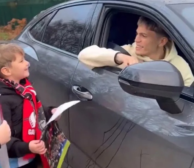 Ảnh bài viết Garnacho lại gây sốt