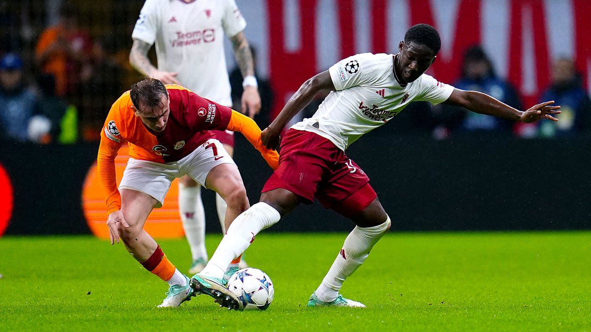 Ảnh bài viết M.U hòa như thua, Ten Hag sai lầm với Mainoo