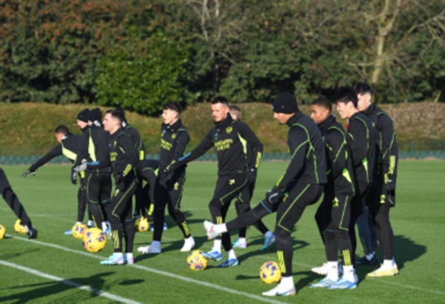 Ảnh bài viết Saka rạng rỡ; Biểu cảm đáng lo của Ramsdale