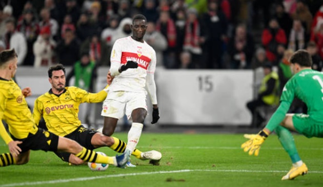 Ảnh bài viết Mục tiêu M.U gieo sầu cho Dortmund; Leverkusen lại bay cao