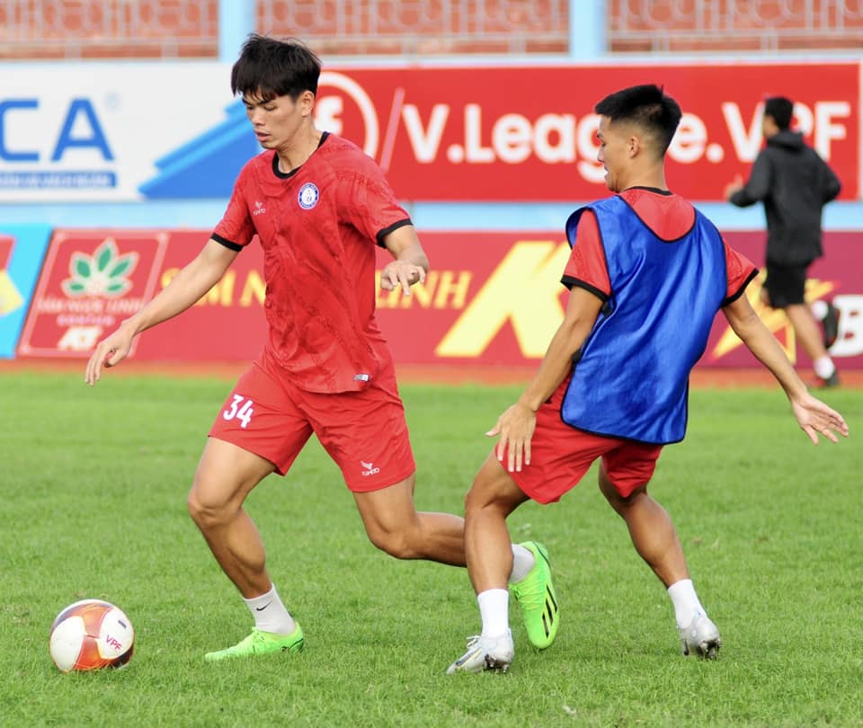 Ảnh bài viết Bị nợ lương, cầu thủ V-League tuyên bố đình công