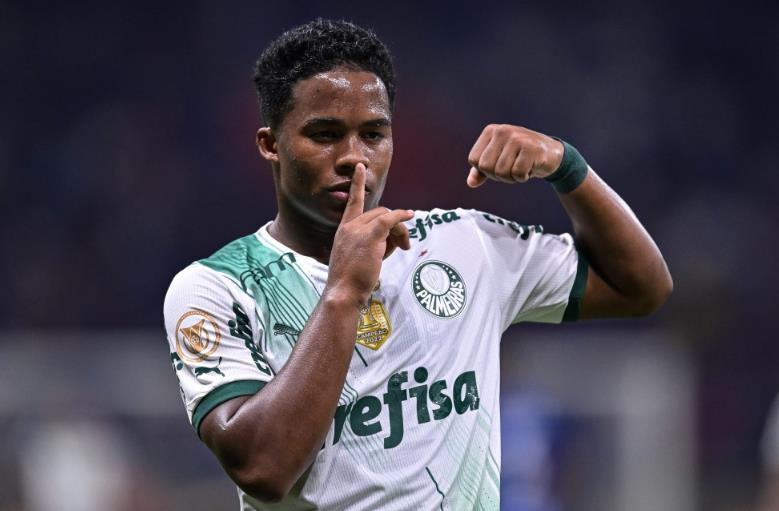 Ảnh bài viết Luis Suarez muốn tiền đạo Real đến Barcelona