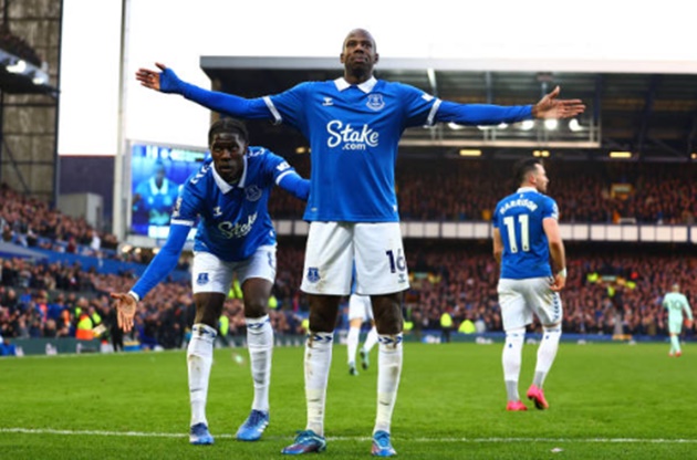 Ảnh bài viết Nối gót M.U, Chelsea bị nhược tiểu đè bẹp