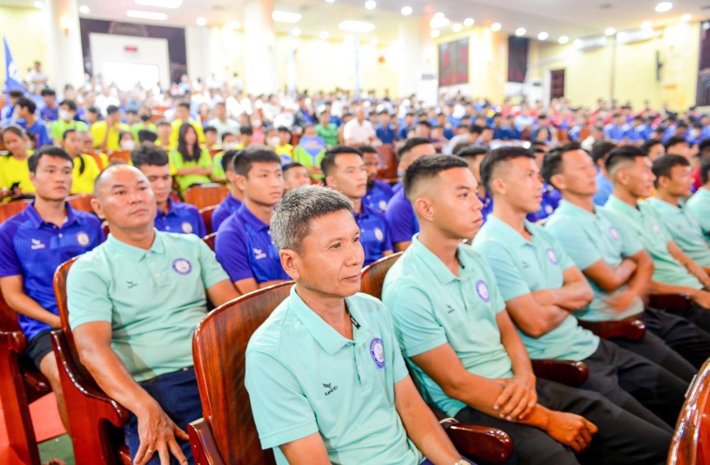 Bị đồn có vấn đề với HLV Hoàng Anh Tuấn, cựu thuyền trưởng Khánh Hòa phá vỡ im lặng