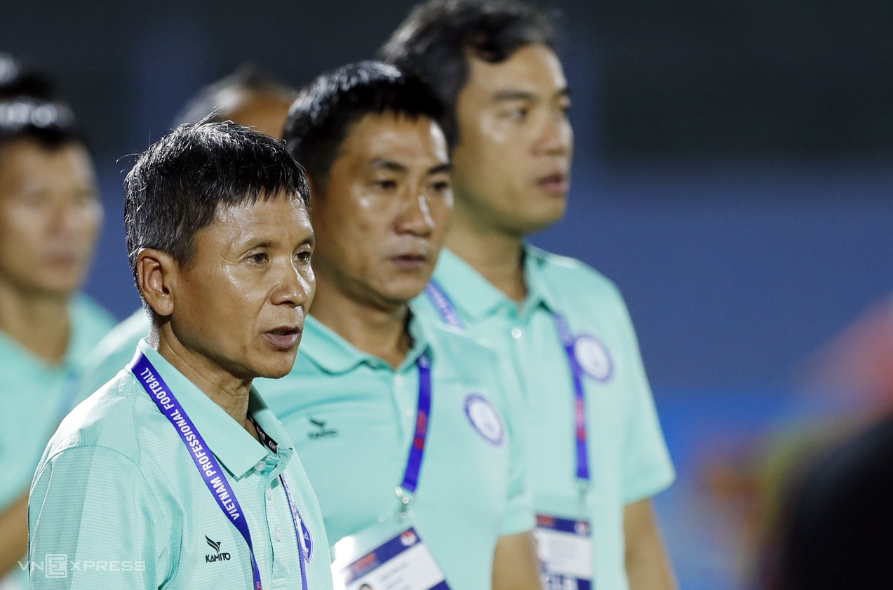 Xin nghỉ việc, HLV V-League vẫn chưa được toại nguyện