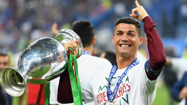 Ảnh bài viết 10 tuyển thủ quốc gia thành công nhất (2010 - 2020): Ronaldo xếp sau 3 người