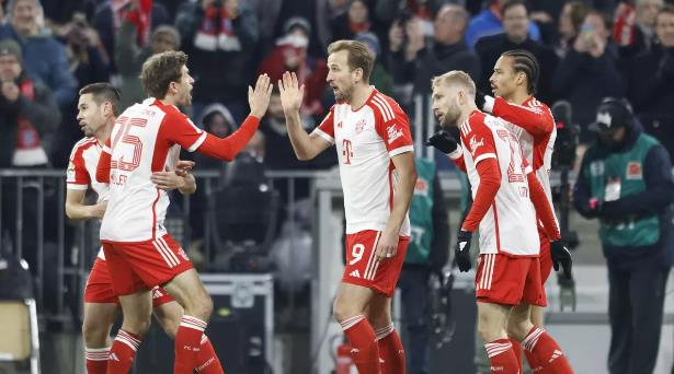 Leverkusen gọi, Kane giúp Bayern Munich trả lời