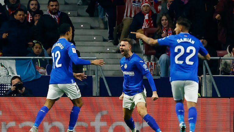 Ảnh bài viết Mason Greenwood làm khổ tuyến phòng ngự Atletico Madrid