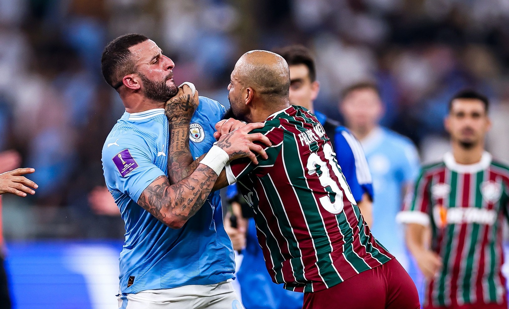 Cầu thủ Man City và Fluminense lao vào ẩu đả