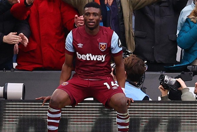 Ảnh bài viết Hạ sát Man Utd, món hời Premier League lộ diện