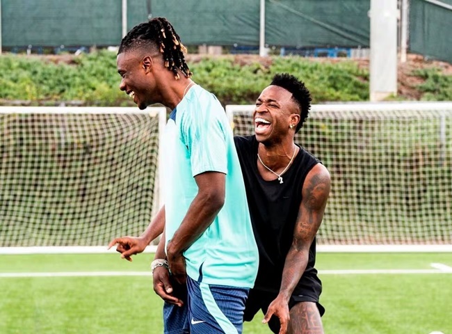 Ảnh bài viết Vinicius và Camavinga gây bão dịp Giáng Sinh