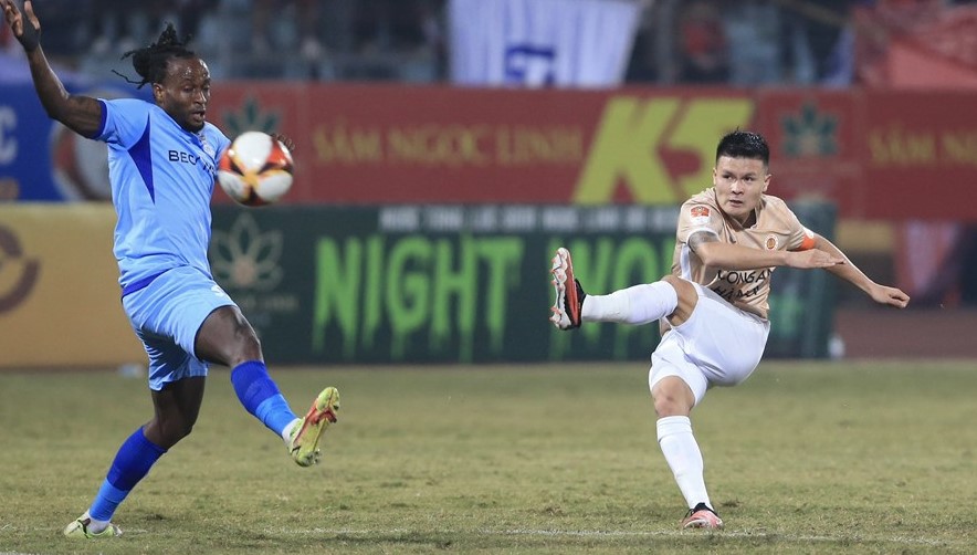 Ảnh bài viết 2 siêu phẩm, 2 thẻ đỏ, CAHN hủy diệt Bình Dương