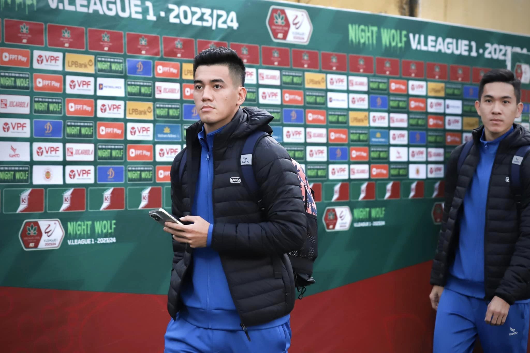 Ảnh bài viết Tiến Linh chấn thương, Lê Huỳnh Đức đối đáp bất ngờ