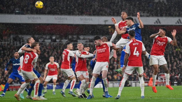 Ảnh bài viết Địa chấn tại Emirates, Arsenal chính thức mất ngôi đầu