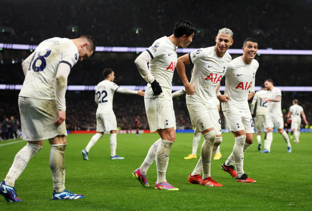 Ảnh bài viết "Siêu tiền vệ" xuất hiện trong trận Tottenham 3-1 Bournemouth