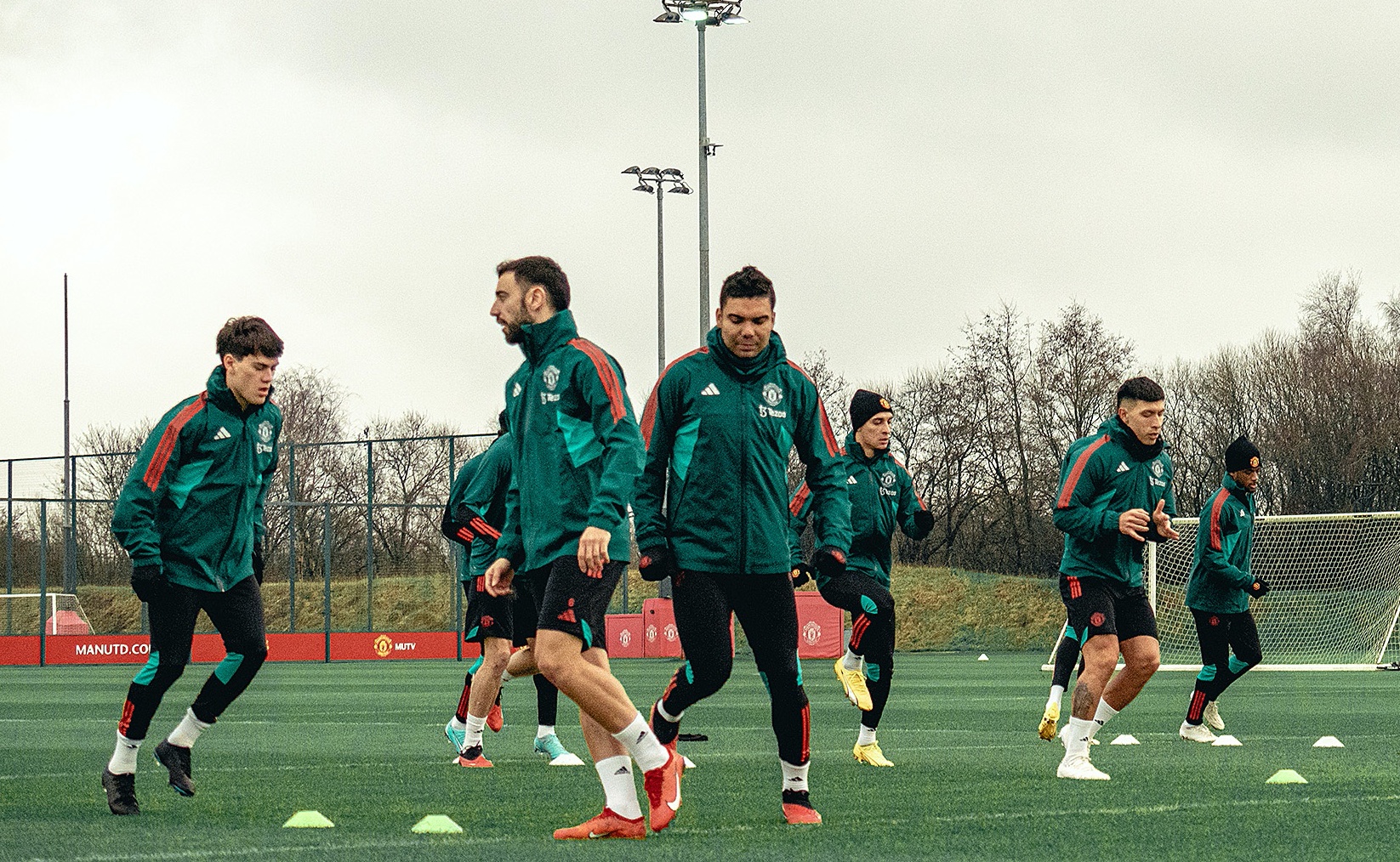 Ảnh bài viết 3 cú hích xuất hiện; Thái độ dàn sao Man Utd trên sân tập