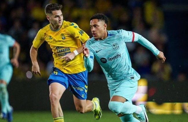 Ảnh bài viết Lewandowski hành động đẳng cấp, thời khắc chuyển giao tại Barca đã đến