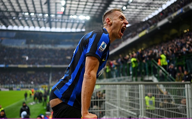 Bù giờ điên rồ, Inter hơn Juventus 5 điểm