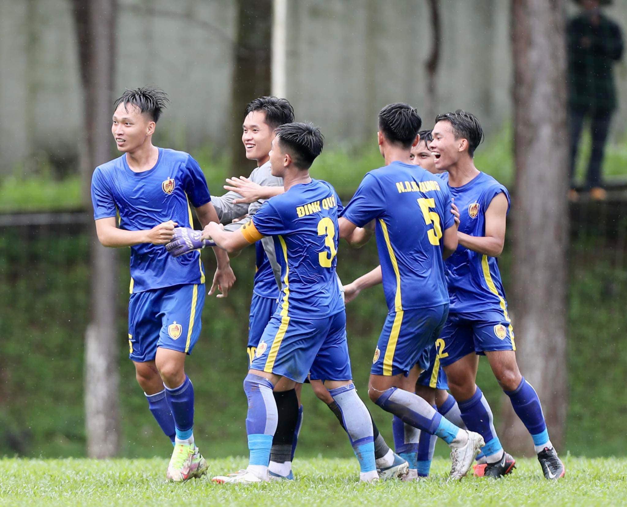 Ảnh bài viết Đá V-League, HLV lo sợ cầu thủ non kinh nghiệm