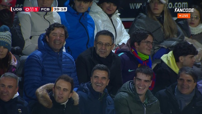 Bartomeu xuất hiện, người hâm mộ Barca phẫn nộ