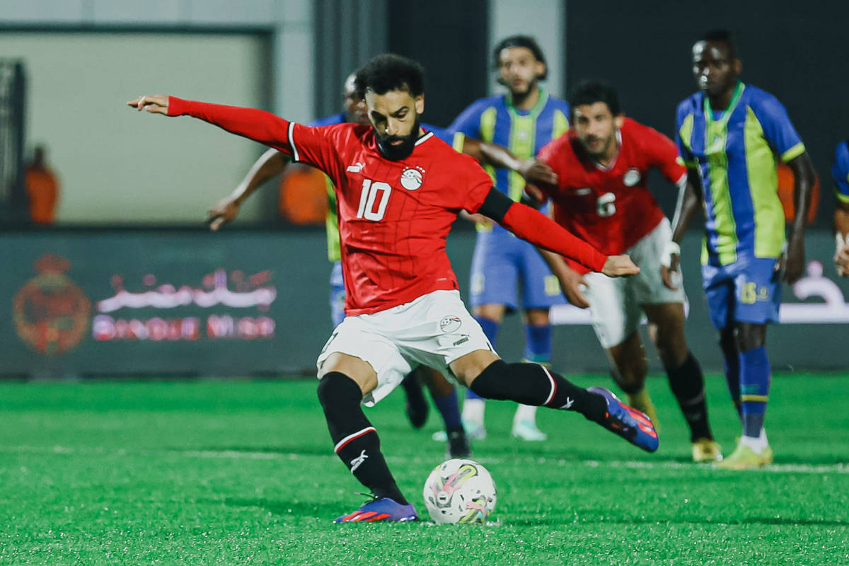 Salah chơi ở vị trí tiền vệ trên tuyển Ai Cập
