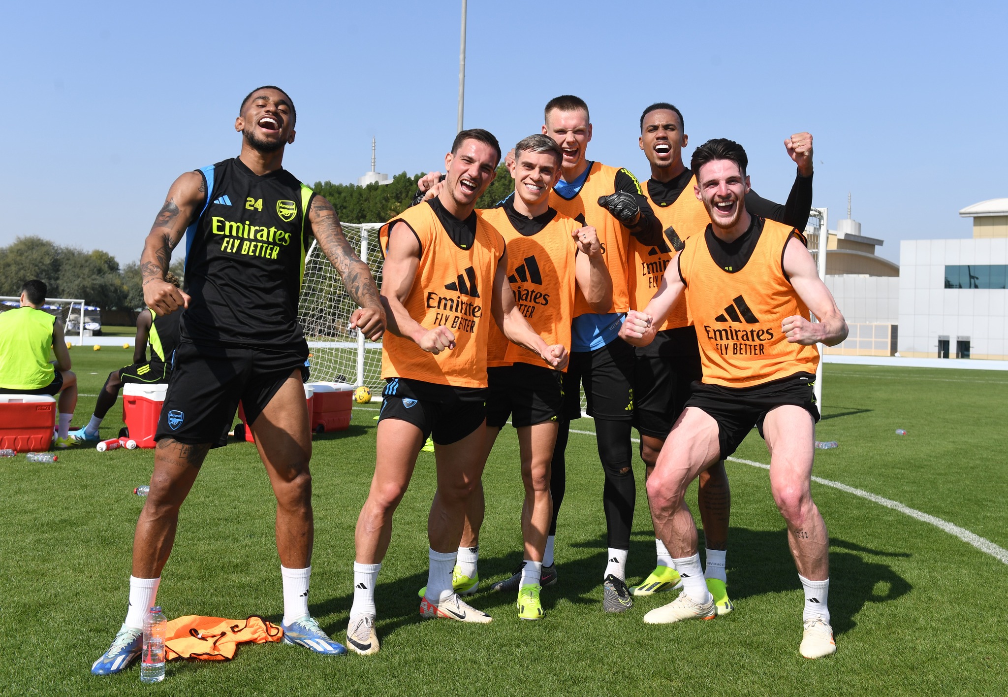 Ảnh bài viết Buổi tập của Arsenal; Odegaard và Arteta suy tư