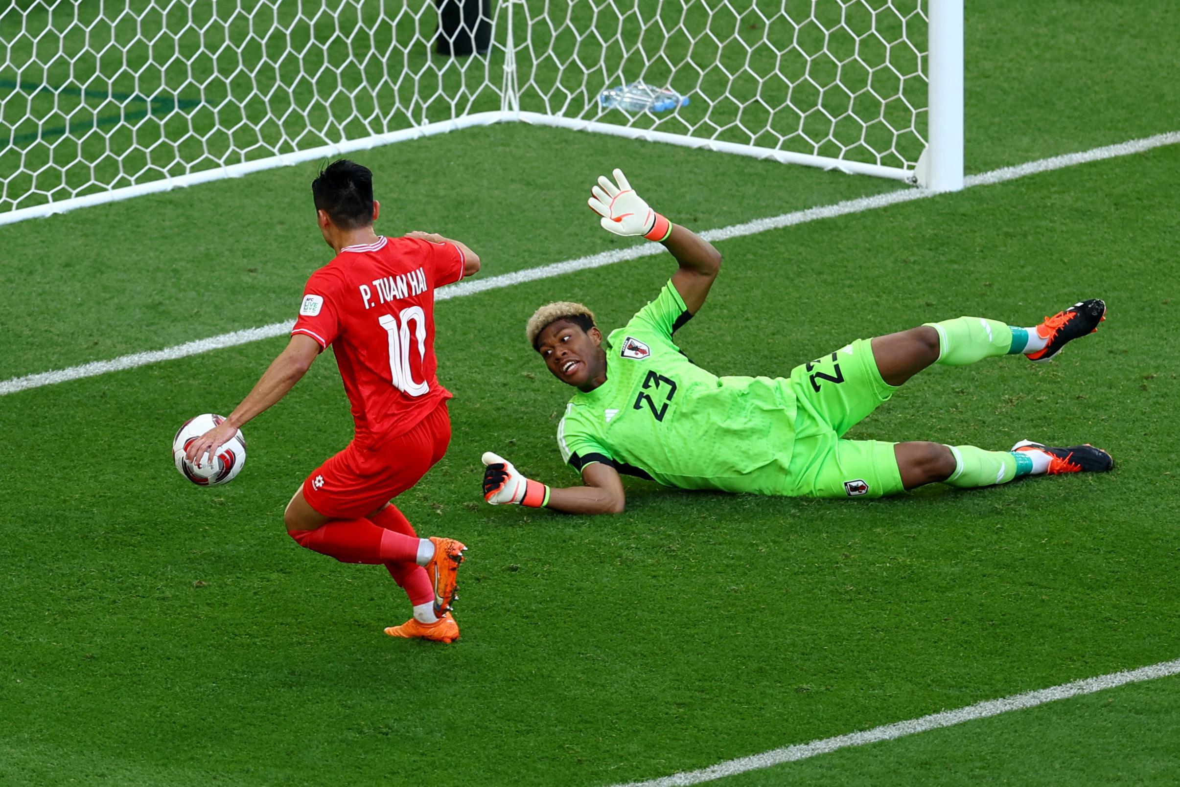 Ảnh bài viết Cầu thủ từ chối M.U choáng ngợp trước tuyển Việt Nam