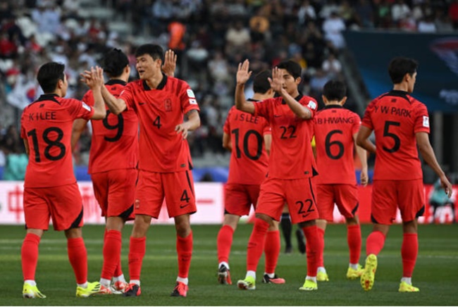 Đối tác của Mbappe thay Son Heung-min nhấn chìm Bahrain