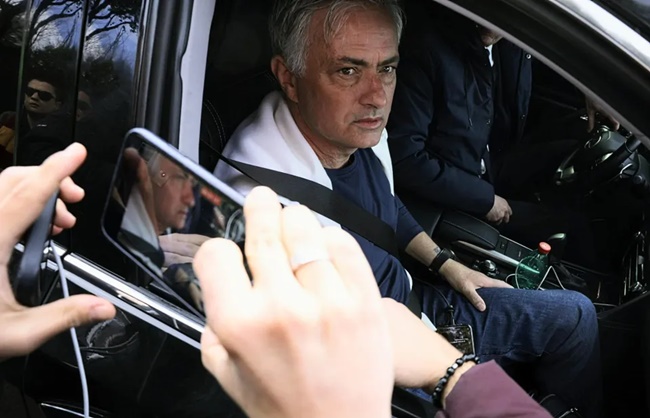Ảnh bài viết Vừa rời Roma, Mourinho đã khiến CĐV nháo nhào