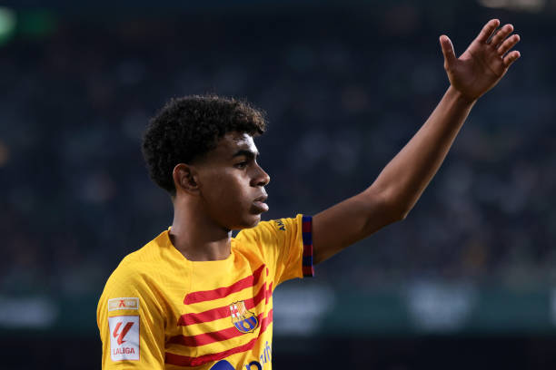 Ảnh bài viết 11 lần thắng tranh chấp, 5 pha rê bóng, "báu vật" Barca lại tỏa sáng