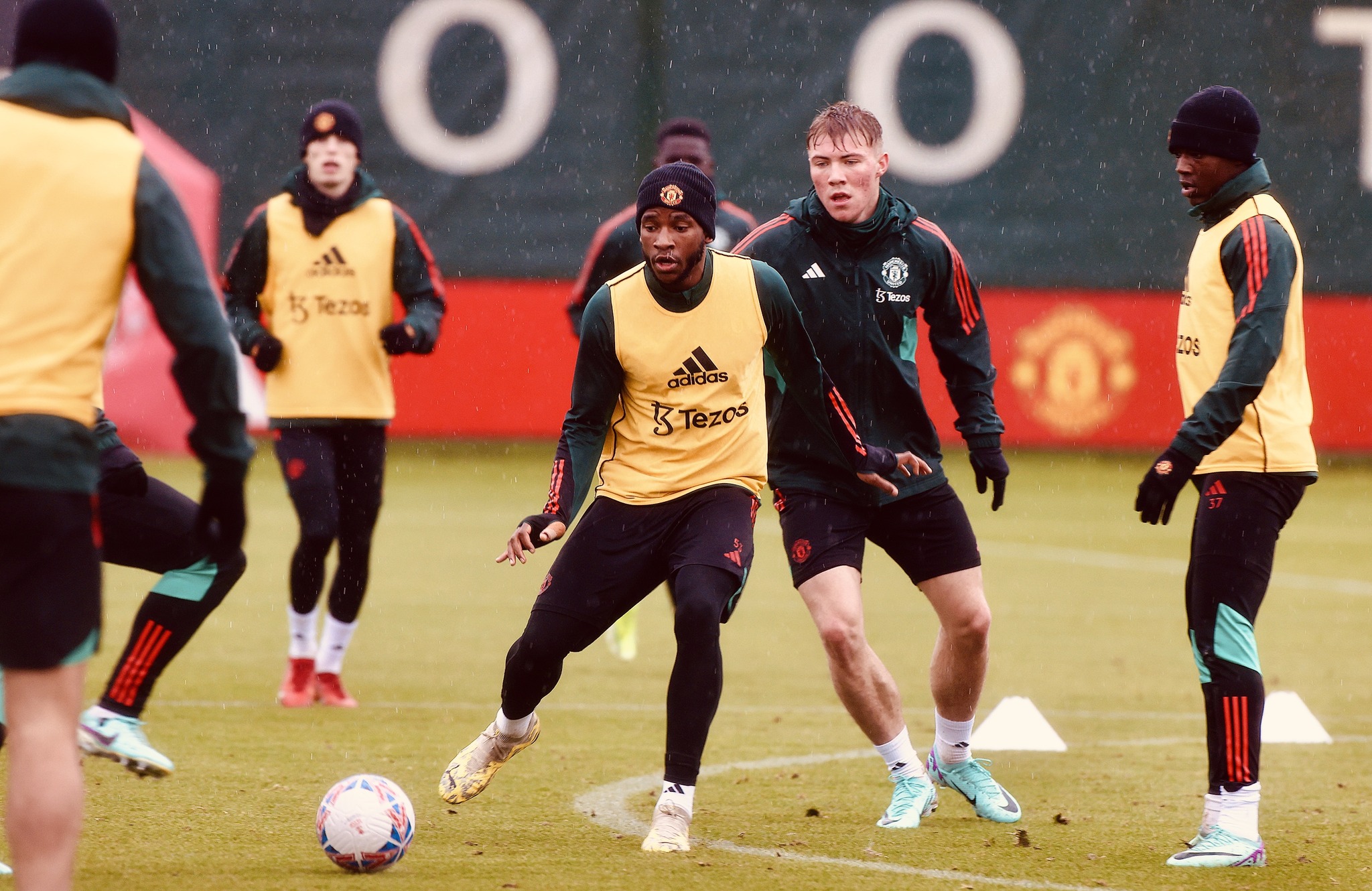 Ảnh bài viết Điều NHM mong đợi đã xuất hiện trên sân tập Man United
