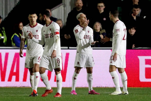TRỰC TIẾP Newport County 2-4 Man Utd (KT): Man Utd nhọc nhằn giành vé đi tiếp